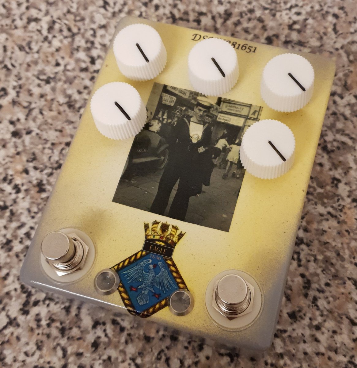 EffectsHello's tweet photo. Going full Sailor with this custom FreeRange ββ΅
#sailorjerry #sailorvenus #sailor #guitareffectspedals #sailormars #sailormercury #sailormooncrystal #guitareffectsprocessor #becausetone #sailormooncosplay #guitarporn #guitarplayer #guitareffectspedalsshowroom #guitarcover https://t.co/PTtRY1mXtl