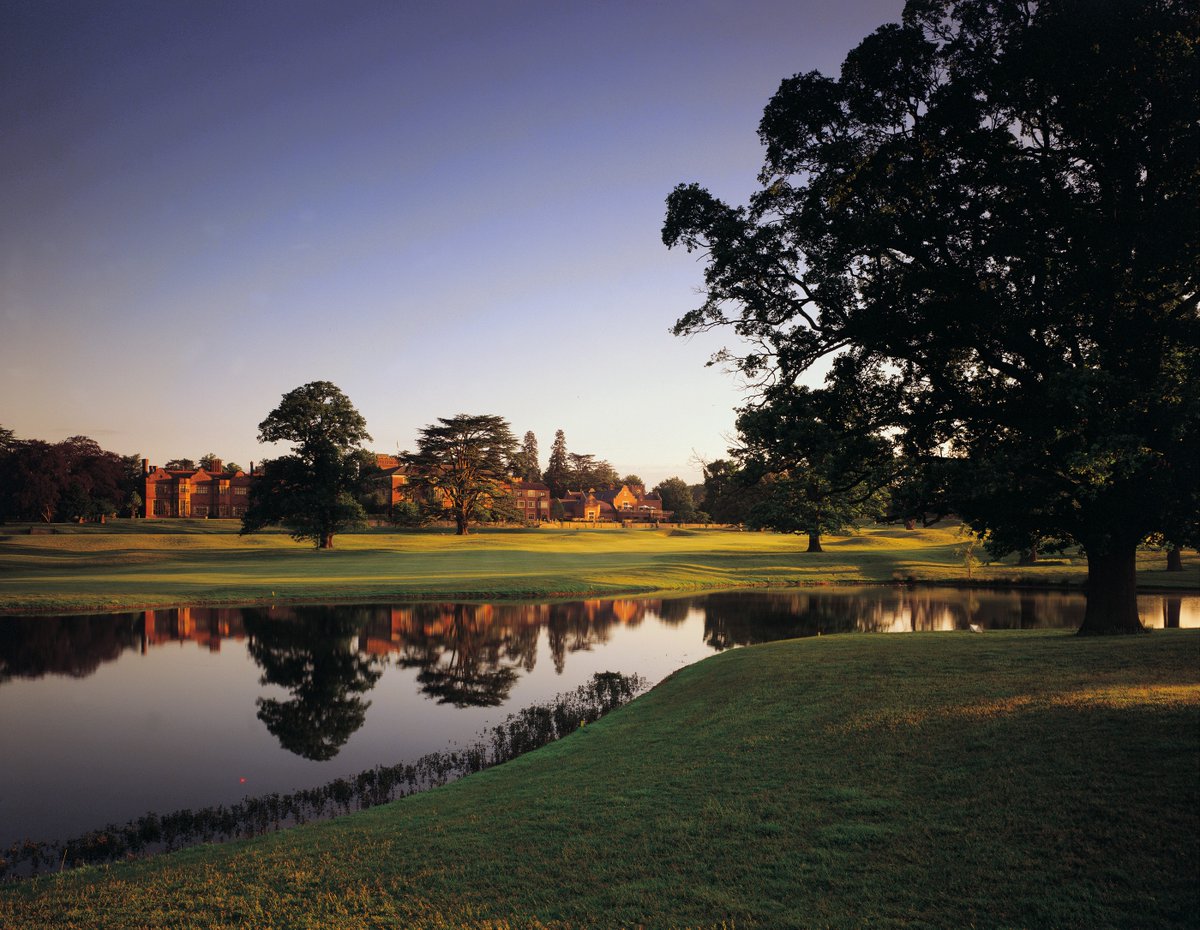 Fancy a free room upgrade and £25 resort credit?😍 Escape for a tranquil break to Hanbury Manor, book now >> marriott.com/hotels/hotel-d… #hotel #travel #holiday #staycation