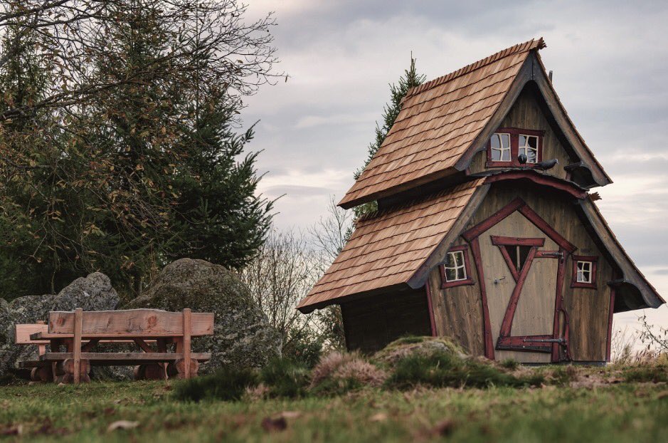 Heksenhuisjes, ruige natuur en uitgestrekte landschappen. Het wilde zuiden van Duitsland ademt microavontuur. @visitbawu #wildersüden