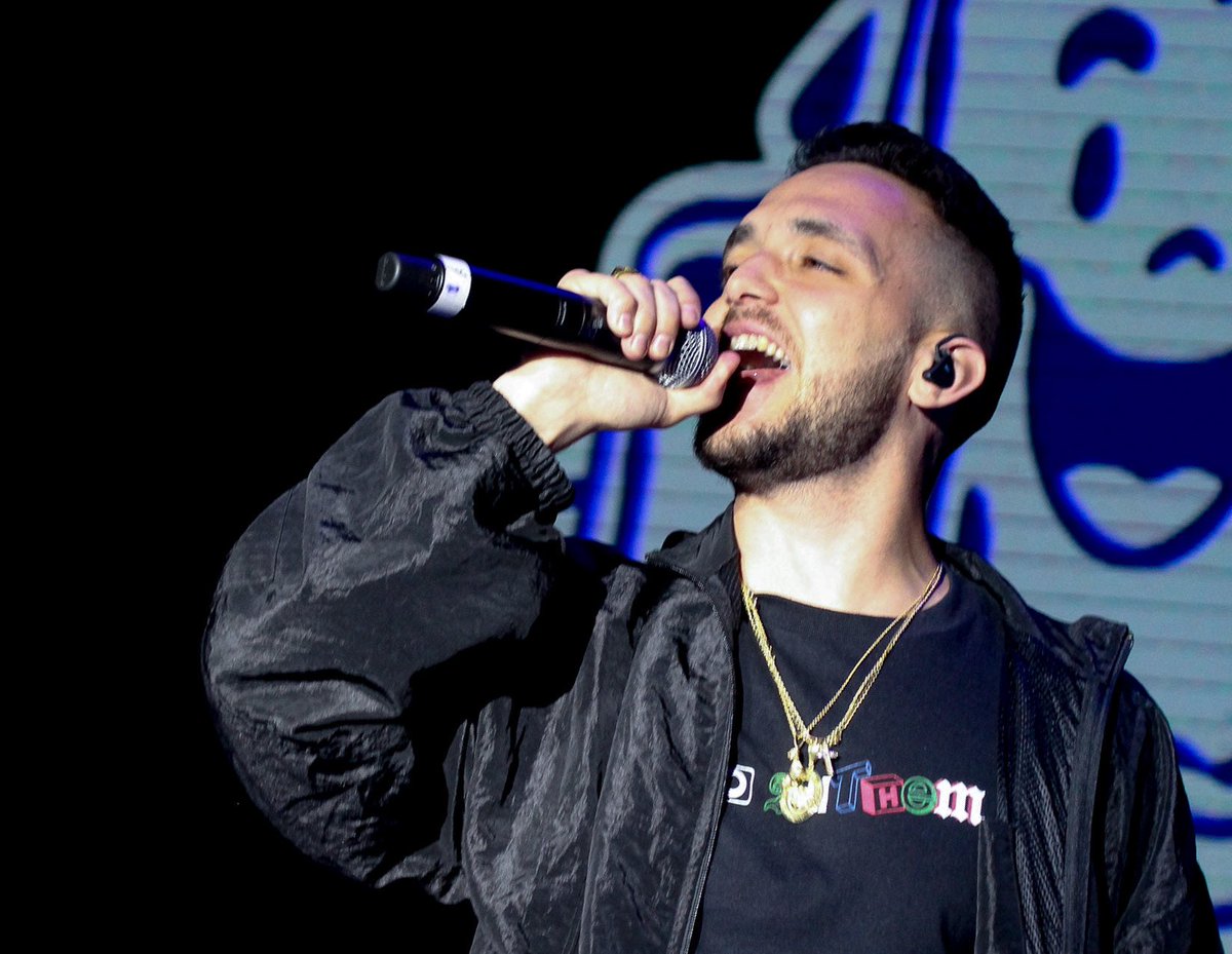 <a href="/SneakerTopia_/">Sneakertopia</a> nos dejó bellos momentos de perreo intenso en la <a href="/ExpoSantaFeMx/">Expo Santa Fe México</a> con artistas como <a href="/LOOJANMUSIC/">Loojansito 🖤</a>, <a href="/Jessebaezlolwut/">amor en español</a> y <a href="/c_tangana/">El madrileño</a> 📸: <a href="/GovaAndrea/">Andrea Gova</a> 
#SneakerTopia2020 #conciertos #música #cdmx #exposantafe #santafe #reguetón #perreointenso #ctangana #loojan #jessebaez