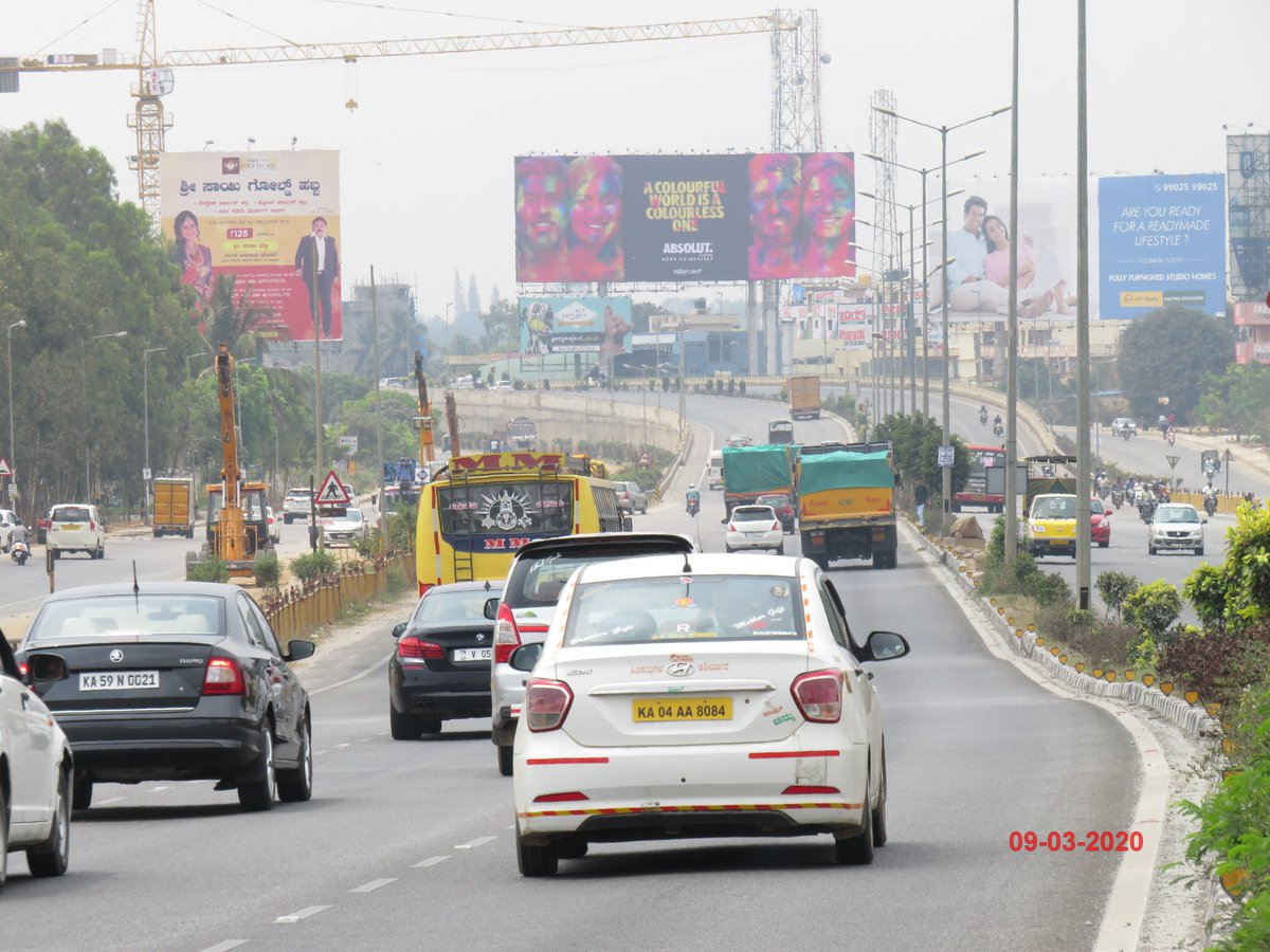 VantageOutdoor's tweet photo. π£ International Airport Road #Hoardings in #Bengaluru Hunsemaranahalli opposite CCD, traffic from airport to city.
Booking β 9500005749 or π https://t.co/hcMLFWZ1rK.
#hoarding #billboard #hoardingads #airporthoarding #bengaluruads #karnataka #bengaluruhoarding #ooh #ads. https://t.co/FI9iR0zlzL
