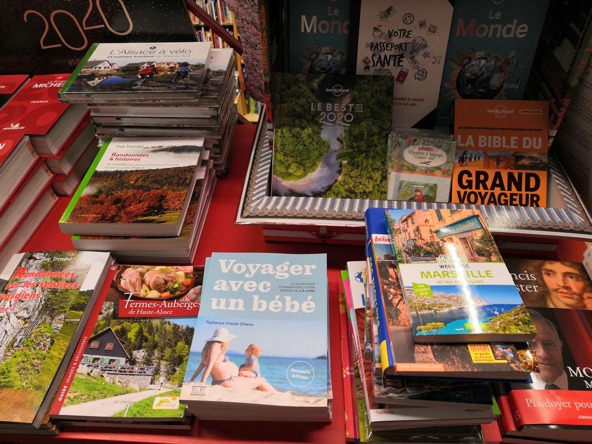 C'est bizarre, agréable, stressant, stimulant.
Le livre que j'ai écrit est dans de plus en plus de librairies. En photo, des rayons de #Mulhouse !
#voyageenfamille #voyageravecbebe