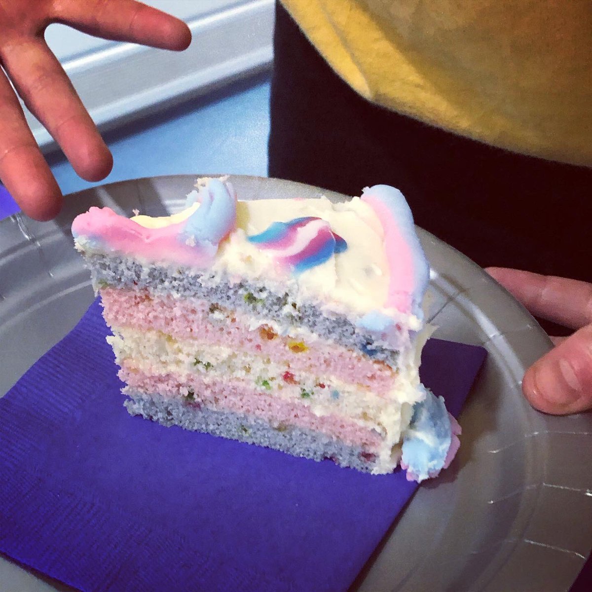 ladymede's tweet photo. Because IG wasn’t enough, I made this trans flag birthday cake and I am PROUD #trans #transcake #transpride https://t.co/ulmEGVzUqK