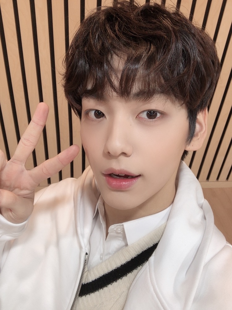 And :( I'm gonna miss interacting with so much of you guys and crying over bts and txt. Pspspspps. My fav pose of soobin is when he smiles with his mouth a little open and shows a little of his teeth 