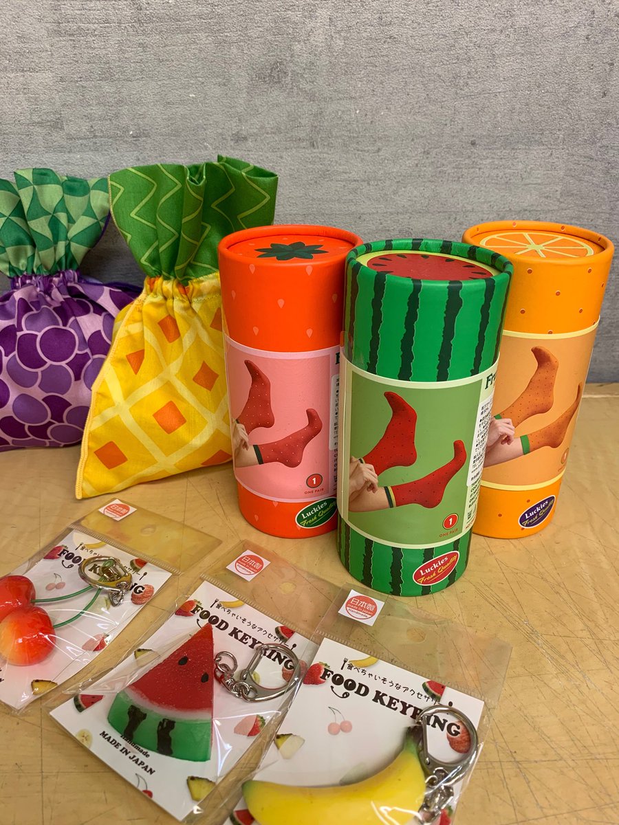 池袋ロフト フルーツモチーフのものを お菓子がわりにプレゼントしても Fruitifulsocks Foodkeyring プチギフト 10階