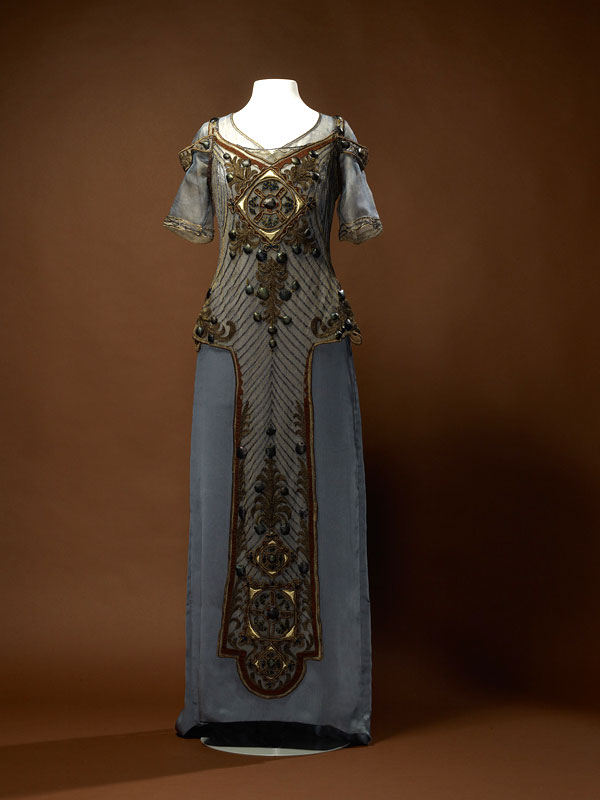 EurFashion's tweet photo. A super special #designertuesday, right after #InternationalWomensDay
On @Europeanaeu our blogpost on #CallotSoeurs, a successful Parisian fashion house founded by four #sisters in 1895. Read more & get fascinated by their story here: https://t.co/Rc6SaCTfP0 https://t.co/GxyrMKj6k5
