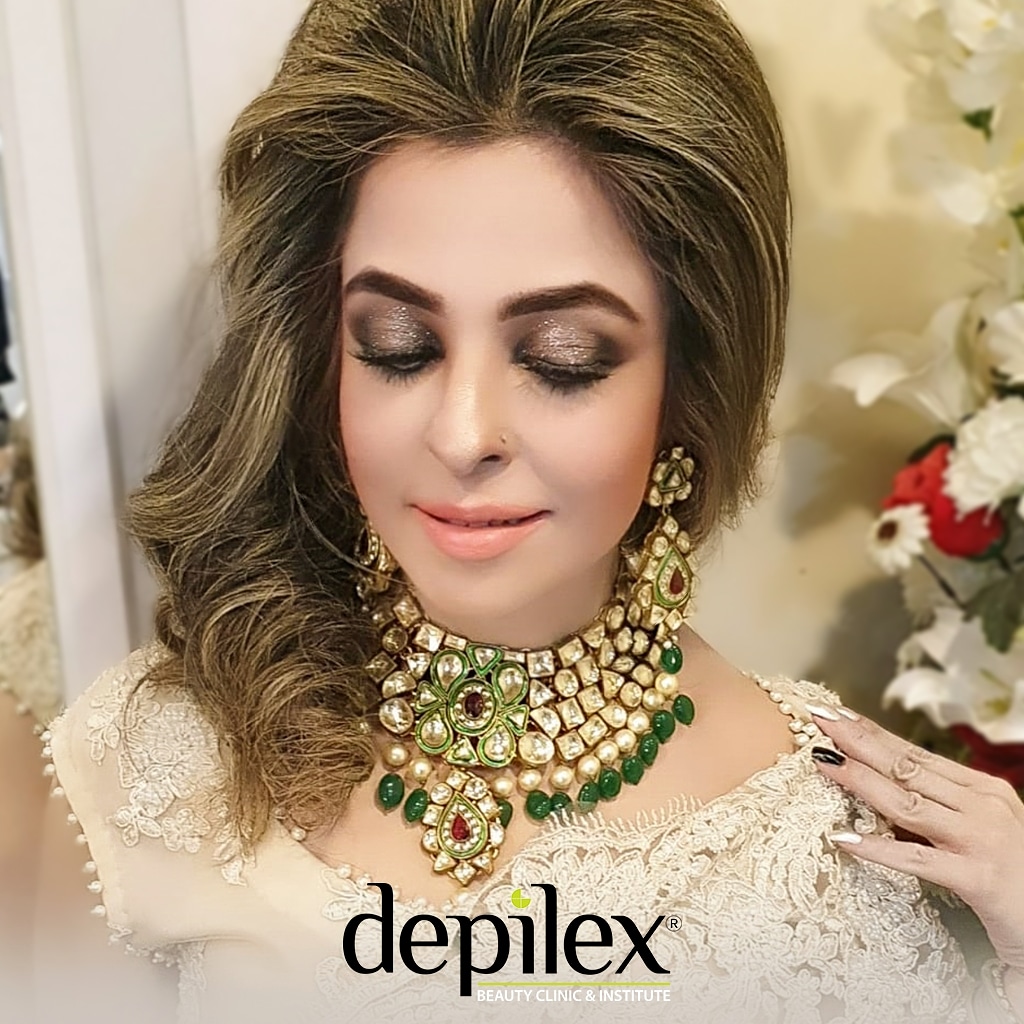 DepilexOfficial's tweet photo. #makeupgamestrong at Depilex DHA, Lahore ๐
Signature party makeup by Moon ๐
For appointments call us at 042-35692874 / 75 โ๏ธ
#Depilex #depilexgroup #salon #masarratmisbah #redahmisbah #mmmakeup #beauty #makeupbymoon #wedding #makover #lahore #pakistan
https://t.co/6UafBET1zM https://t.co/FACj9cj4K3
