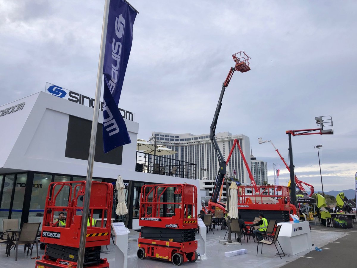 sinoboom_ltd's tweet photo. Final finishing touches before @conexpoconagg starts! We're excited to be introducing a broad range of our high-quality #MEWPs to the 2020 edition of North America's largest construction trade show - find us in the Blue Lot, booth BL240 😊👍
#CONEXPOCONAGG #CONEXPOCONAGG2020 https://t.co/wE8XpOOKtG