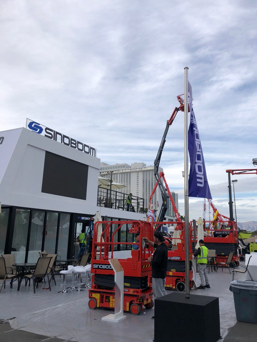 sinoboom_ltd's tweet photo. Final finishing touches before @conexpoconagg starts! We're excited to be introducing a broad range of our high-quality #MEWPs to the 2020 edition of North America's largest construction trade show - find us in the Blue Lot, booth BL240 😊👍
#CONEXPOCONAGG #CONEXPOCONAGG2020 https://t.co/wE8XpOOKtG