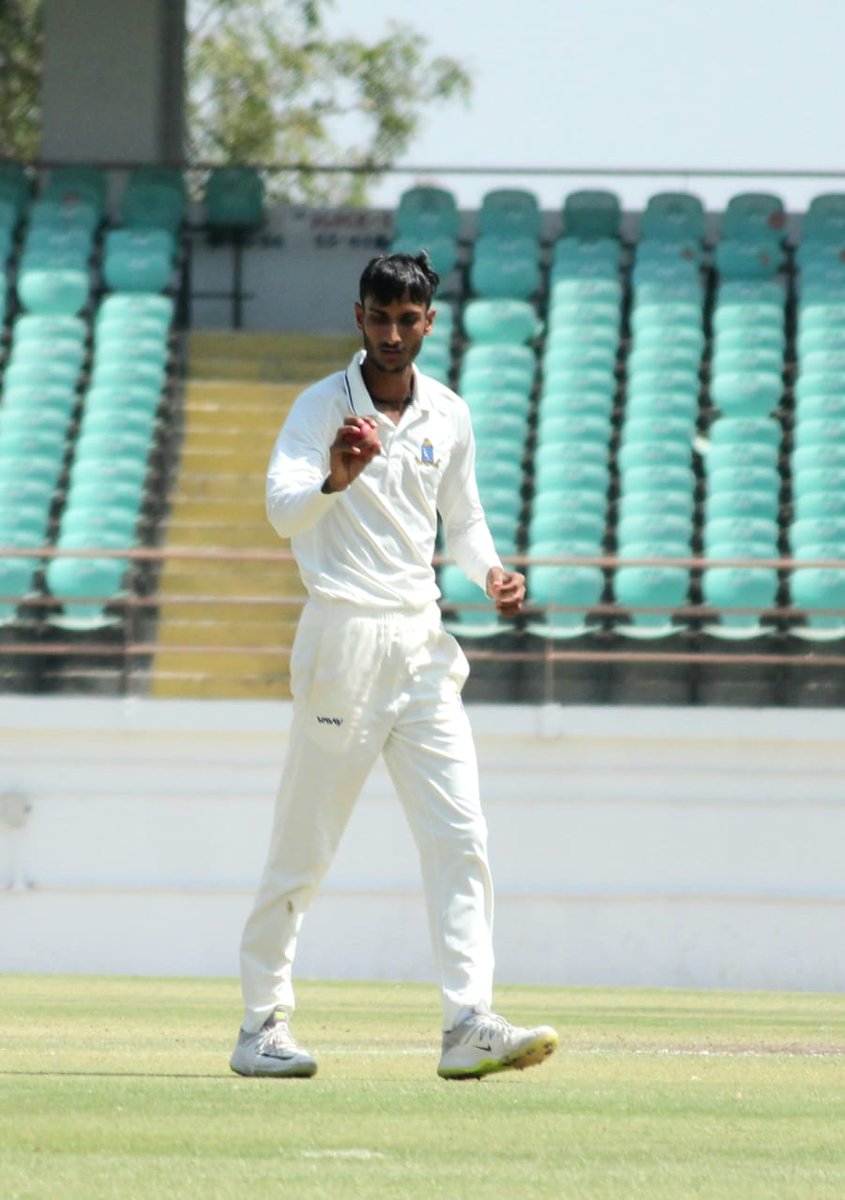 CabCricket's tweet photo. Moments from the First session of the #RanjiTrophy Final between Bengal Vs Saurashtra on day 2.
#CAB
#SAUvBEN
#SupportTeamBengal https://t.co/zhvirbwjtG