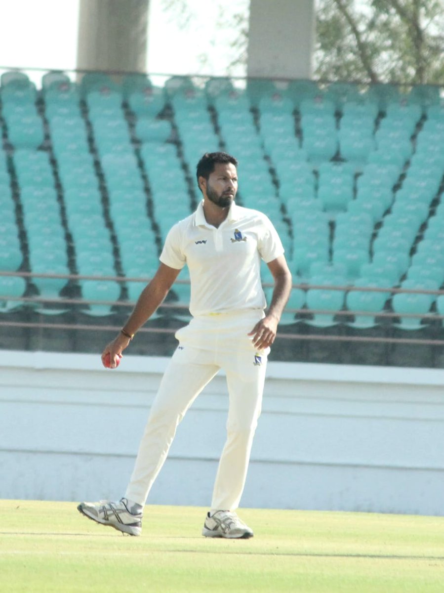 CabCricket's tweet photo. Moments from the First session of the #RanjiTrophy Final between Bengal Vs Saurashtra on day 2.
#CAB
#SAUvBEN
#SupportTeamBengal https://t.co/zhvirbwjtG