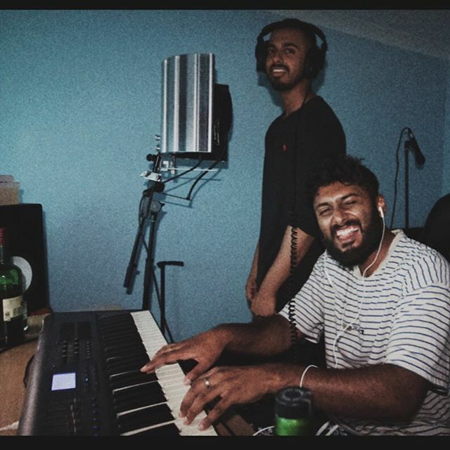 kayarthe28th's tweet photo. jamie jams .
.
.
.
.
.
.
.
#recordingstudio #instudio #sydney #protools #maudio #tamilcoversong #sweetboy #rhythmcorrect #soupboy #jameson https://t.co/JZ8FzX8tPP https://t.co/tC7JmyycHG