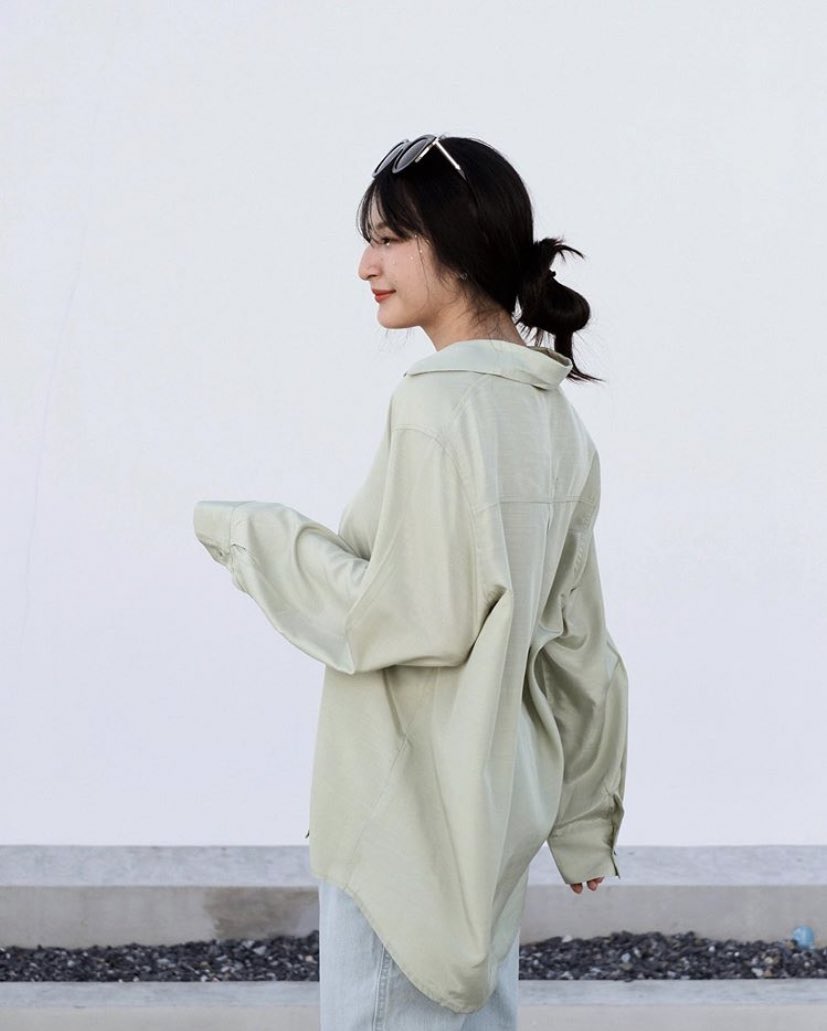 g1677851's tweet photo. นั่งหาเชิ้ต oversized ในไอจีแล้วไปเจอของร้าน fadthings สีน่าร้ากก ���าคาหลักร้อยเอง มีหลายแบบมากน่ารักทุกแบบเลยแง https://t.co/2DVjO6LkWr