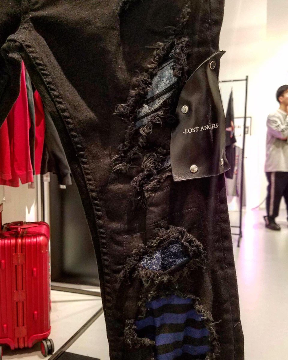 kitamurua's tweet photo. worldstyling展示会行ってまいりました!
#lostangels
#mintcrew
#noisemaker
#caviale
どれも良かった!
少し先ですがENER店頭入荷お楽しみに!
弊社社長のおかげで、
WS社長efuさんにご挨拶出来て良かった!
#ener
#展示会 https://t.co/5bljvghHSI