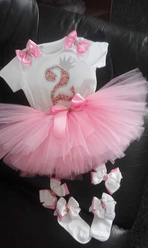 Oh this is sooo cute made with Raindrops Boutique product by the lovely Kathy Williams. She only makes for friends and family too. 😍😍 #tutus #dressup #tulle #certified #ribbon #elastic raindropsboutique.co.uk