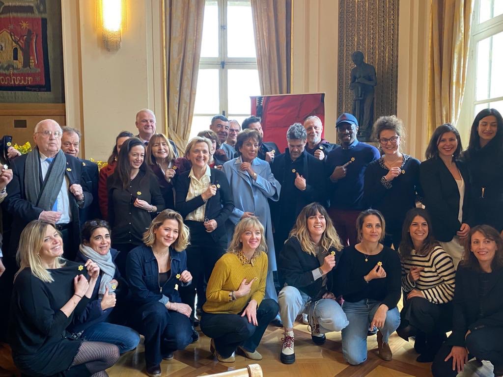 ♥️ Parrains &amp; marraines, entreprises partenaires, médecins &amp; chercheurs, associations, patients... ils sont tous présents pour porter haut et fort l’espoir #ContreLeCancer ! 🌼💪🏻

Nous sommes extrêmement reconnaissants, et si fiers ! 🙏🏻  #UneJonquilleContreLeCancer 🌼