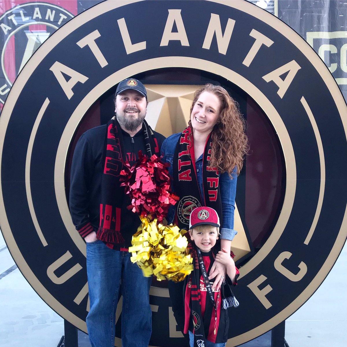 squeaksstories's tweet photo. @AdamJahn14 #family #teamThornton https://t.co/FFcwLErct3