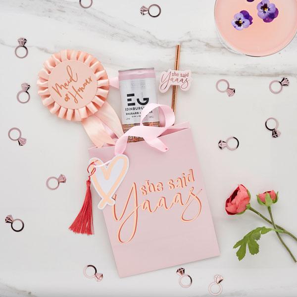 Have you seen our new collections yet? See our "decorations" page for some great inspirational shots to help you mix and match items for your upcoming hen party! 🎉🎈🍰 henpartysuperstore.co.uk/partyware-deco…
#henpartydecorations #DIYhenparty #modernhenparty
