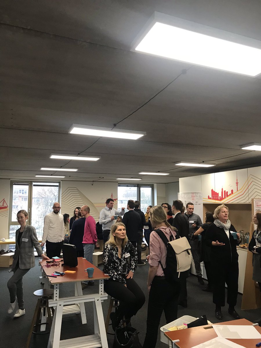 orgathinktank's tweet photo. Heute starten wir offiziell in das OTT-Jahr 2020! Hierfür erarbeiten wir heute gemeinsam mit dem Netzwerk Impulse und Ideen 💡!! Gestartet wird mit einem #Speeddating zwischen den Teilgebern!! 😁 https://t.co/V7DUt2cRlk