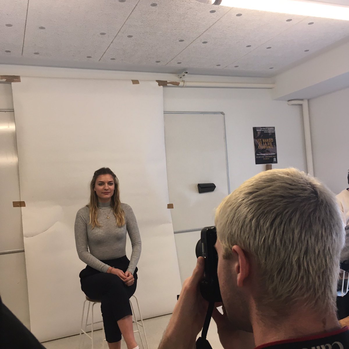 icpjunior's tweet photo. Hello! Le dernier Pimp My CV de l’année c’est aujourd’hui. On vous attend au duplex jusqu’à 14h. Nos masters RH relisent vos CV et il est toujours possible de faire des photos pros. https://t.co/yYWlJn48bN