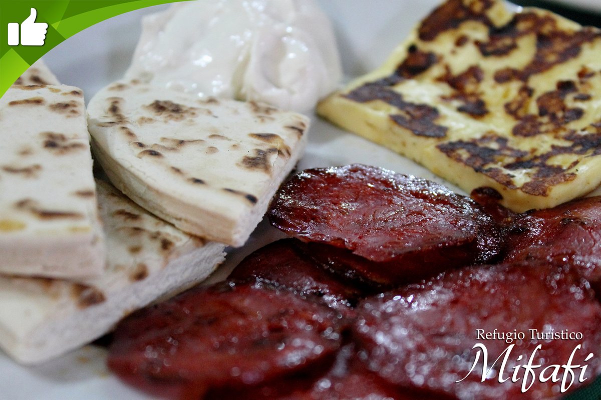 refugiomifafi's tweet photo. En Apartaderos, el #desayuno 🍳 es una de las comidas más importantes del día, por el frío clima y ambiente que despierta el hambre de cualquiera... Así que, disfruta de una gran variedad de saludables y típicos #desayunos junto a nosotros #FelizMartes https://t.co/ib5qqOpli8