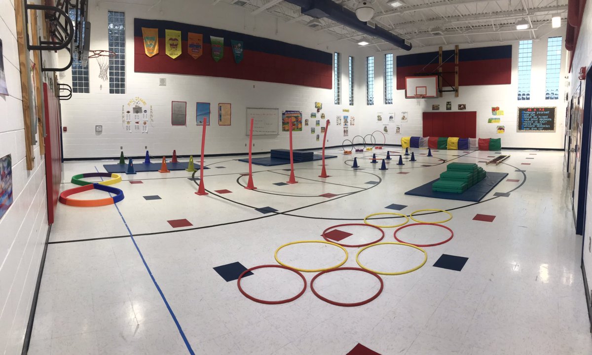 PEwithMsC_'s tweet photo. Practicing control and accuracy during our ninja warrior course! https://t.co/L9Eb3l37RC