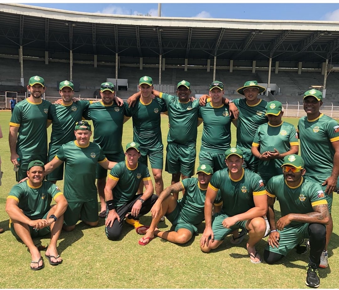 SAfrica_legends's tweet image. Proteas are getting ready for @RSWorldSeries and wishing everyone a Happy &amp;amp; colourful Holi!
#LegendsAreBack #UnacademyRoadSafetyWorldSeries #colorscineplex  #YehJungHaiLegendary #theroadtosafety 
@raveegaekwad @JontyRhodes8