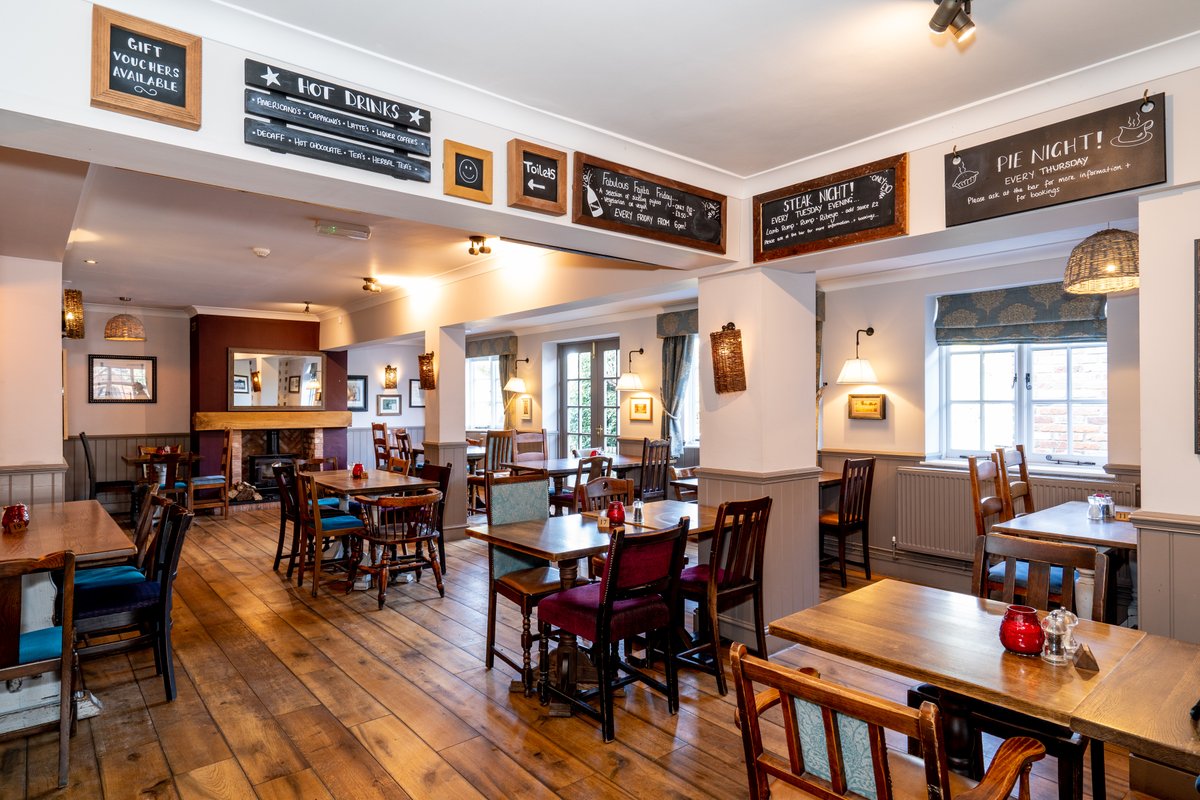 punchpubs's tweet photo. 🍍The Cricketers, #Shorton, is a cosy village pub. Nestled in the #Dorset countryside it's a stunning place to enjoy a tasty meal or drink in its lovely beer garden🍺 If you’re a Publican with a passion for premium food then take a 👀🍍 https://t.co/CqlZ98Ofh6 #punchpubs #runapub https://t.co/6KwTXl24tc