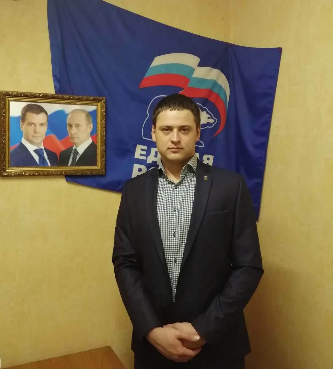 Сегодня провел приём граждан.
Основные проблемы как всегда лежат в сфере ЖКХ!
Помогаю решать по мере своих возможностей.