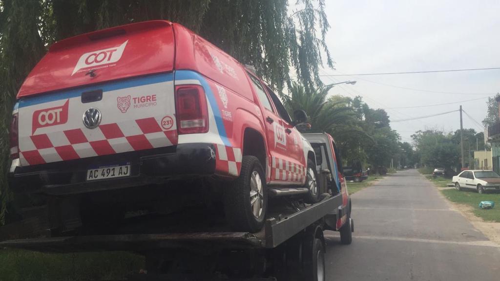 CristianThaiBox's tweet photo. 🚫 #MovilCOT 231 🚔  y #MovilCOT IG08 de Inspección General trasladado en grúa 🏗 COT para reparaciones al taller 👨‍🔧 
#SubSecretariaOperativa #LogisticaCOT https://t.co/XLBaHIHOVG