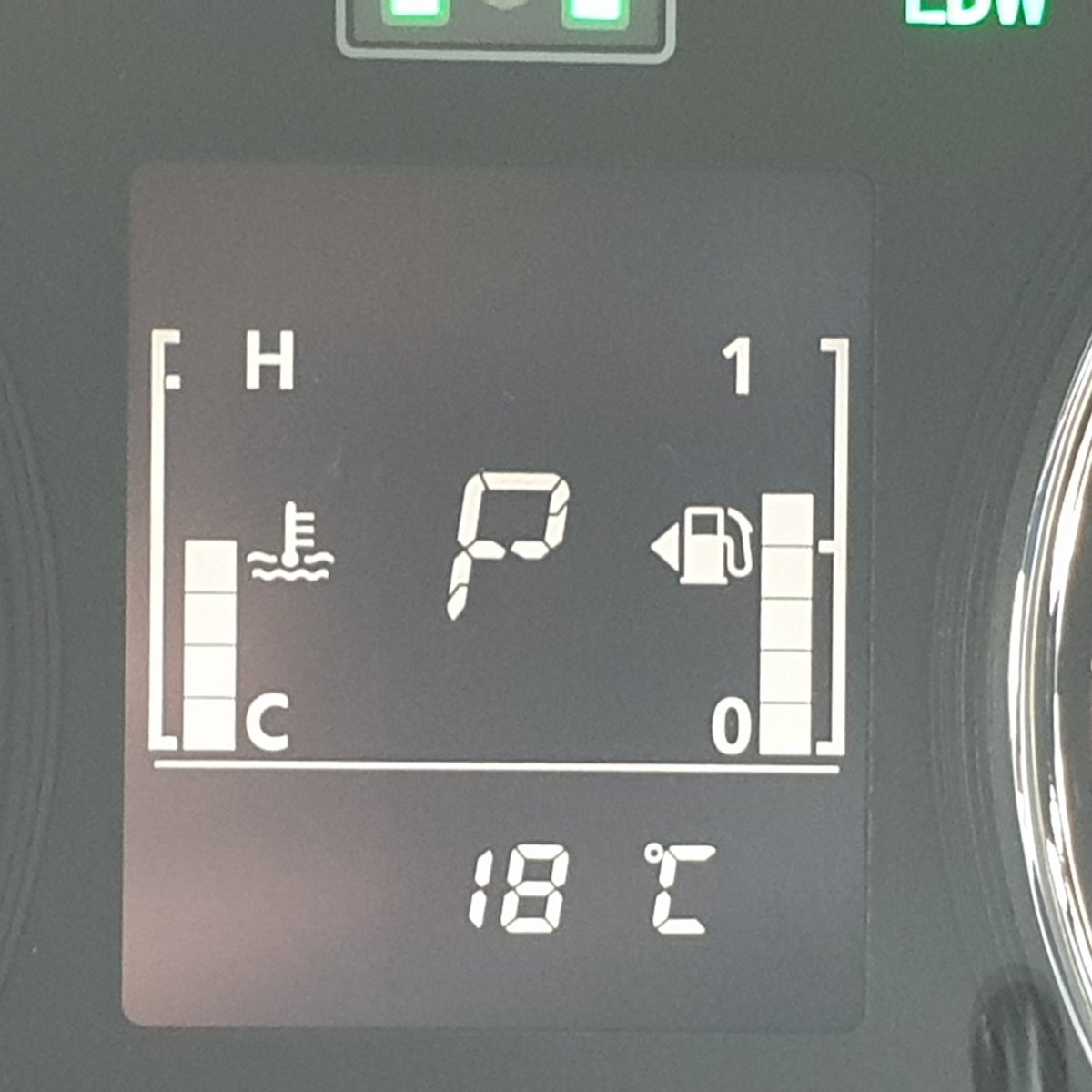 HoltAntiquesLtd's tweet photo. #Norwich today and 18 degrees! Can't believe it.
#norfolkantiquesdealer @holtantiquesltd #Walsingham #norfolk.
#antiquesofnorfolk
#antiquedealersoftwitter
#Norfolkandsuffolkantiquedealersassociation
#morelikespring
#balmyweather https://t.co/Gr5xOODLuw