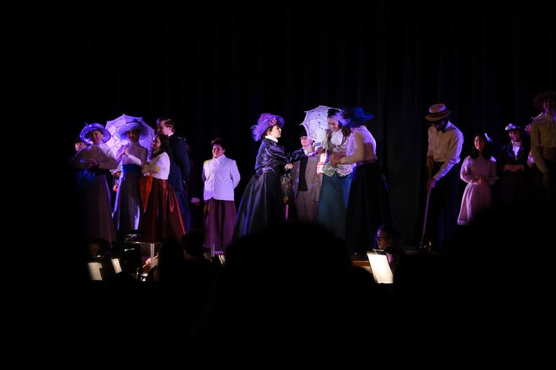 some more snapshots of this amazing cast!