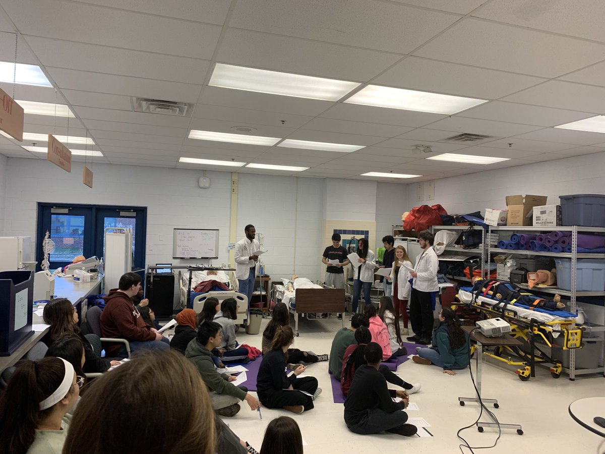 University of Pittsburgh Pharmacy students demonstrate a Sim Man to Pharmacy Tech students