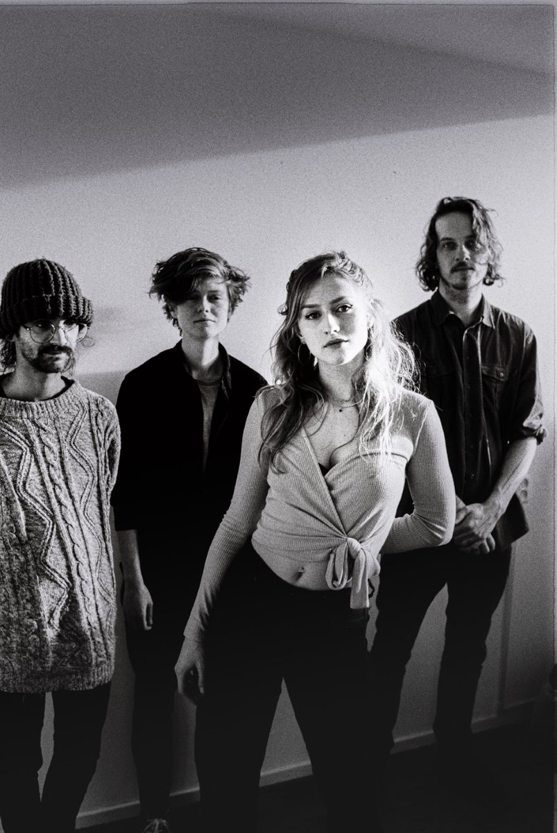 Supporting <a href="/jwaterfallsnl/">JASONWATERFALLS</a> at <a href="/CafeLoburg/">Café Loburg</a> TONIGHT: Stella ! Start 20:30 hrs. Tickets 6 euro.

#stella #stellaband #softgrunge #melancholy #support #supportact #popupop #popupopwageningen #cafeloburg #loburglive #livemusic #wageningen