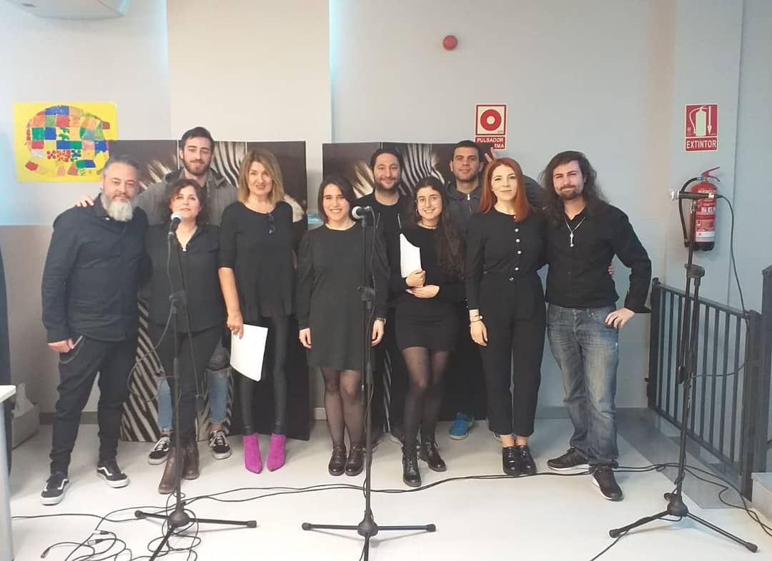 paka_molina's tweet image. Fabiola 12 años: Qué te ha inspirado para escribir esto tan sentimental?😍
No se puede ser más feliz que haciendo algo que te gusta y notar como las chic@s lo entienden, lo viven y se interesan. Maravillosa experiencia. 💜💜
&quot;Esclavitud&quot; #Creandoconciencia