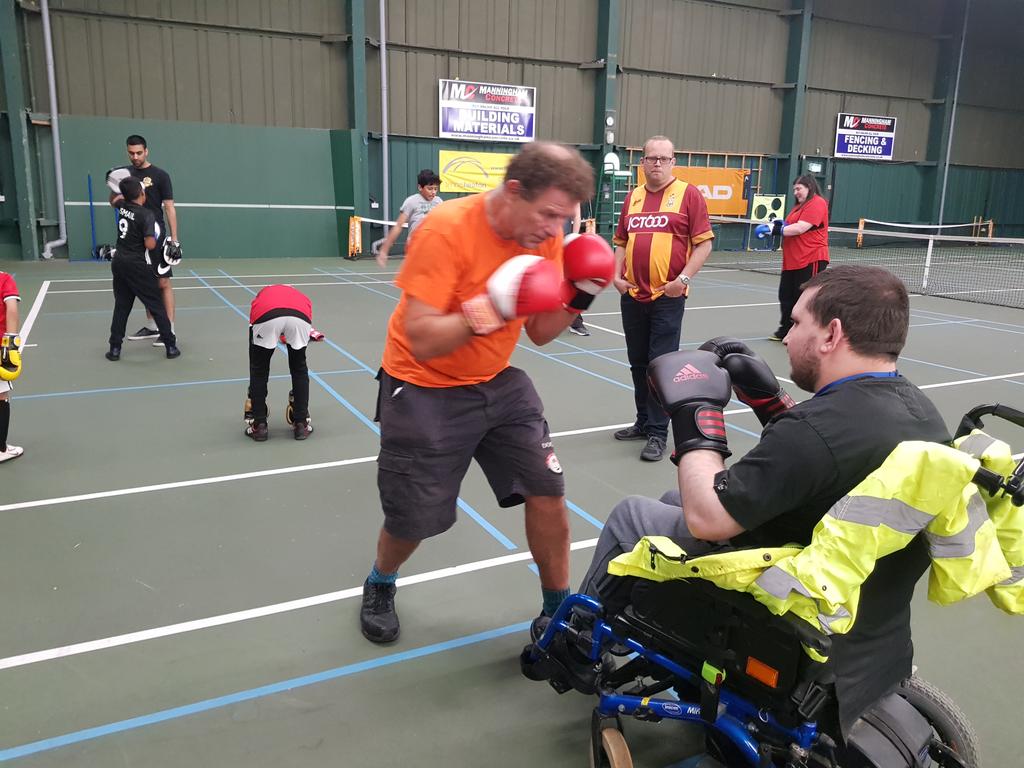 Happy Birthday to the legend that is <a href="/purmj/">Mark Purvis</a> Thanks for all you do for mixed ability sport and #MABoxing Doc #InclusiveSport You share your birthday with <a href="/afowler06/">Anthony Fowler</a> hope you both have an awesome day 🥊🎁🎂