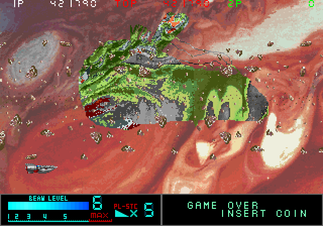 極端に言えばネガポジ反転機能。これを豊富な水を湛えた瀑布から上がる水しぶに使った機転が驚愕。そして、この機能が最も印象的に使われたのがメタブラの5ボス、光学迷彩然とした姿は好移植として知られるビングのサターン版でも再現出来なかった。それはF2というボードに依存した処理であったからだ!