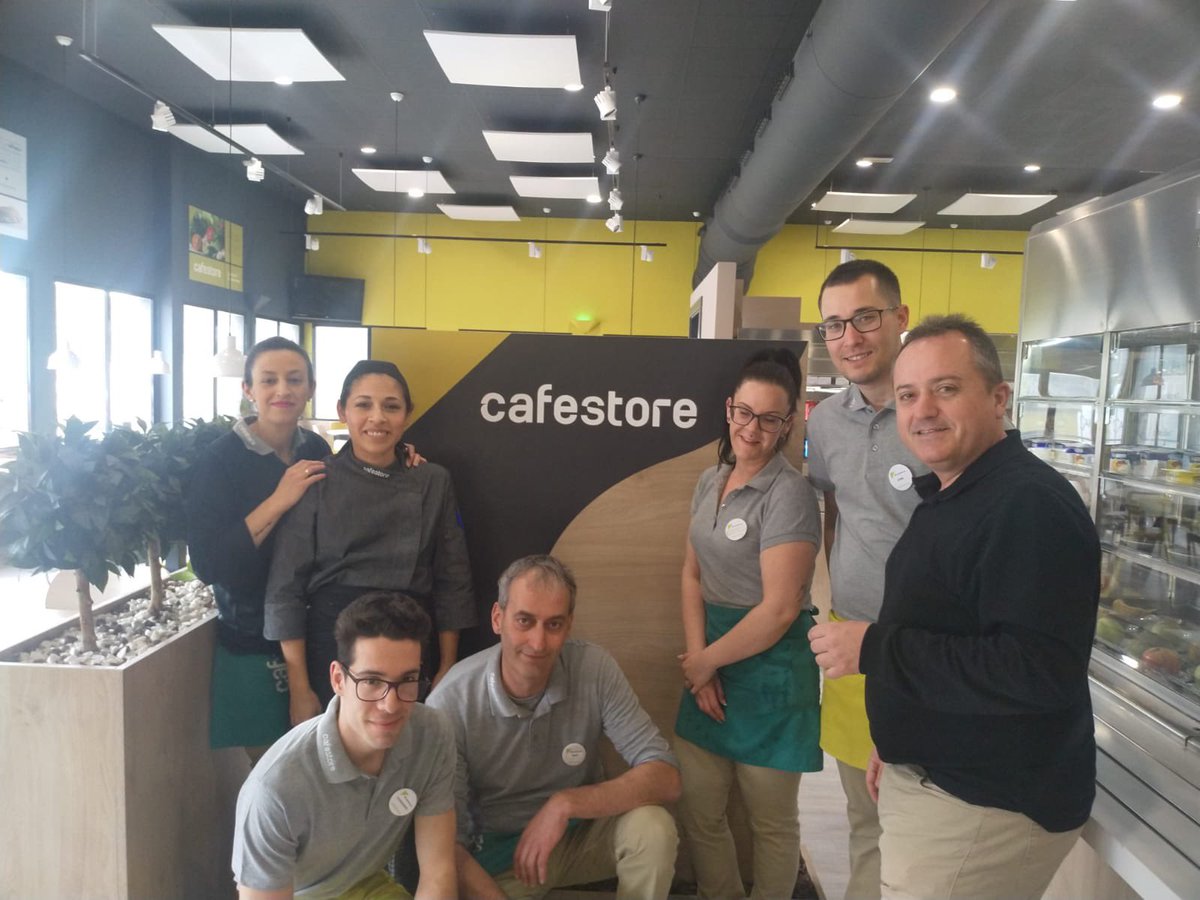 SomosSacyr's tweet photo. 🙌🏻En enero comenzó el programa #Chef21 un concurso de cocina que realizamos con @DownMadrid, gracias a esto surgió la posibilidad de realizar prácticas en nuestros servicios de #Cafestore
👍🏻En Madrid empiezan este mes y en Murcia @FUNDOWNMURCIA ya han comenzado.
#Diversidad https://t.co/9WAnHcya7d
