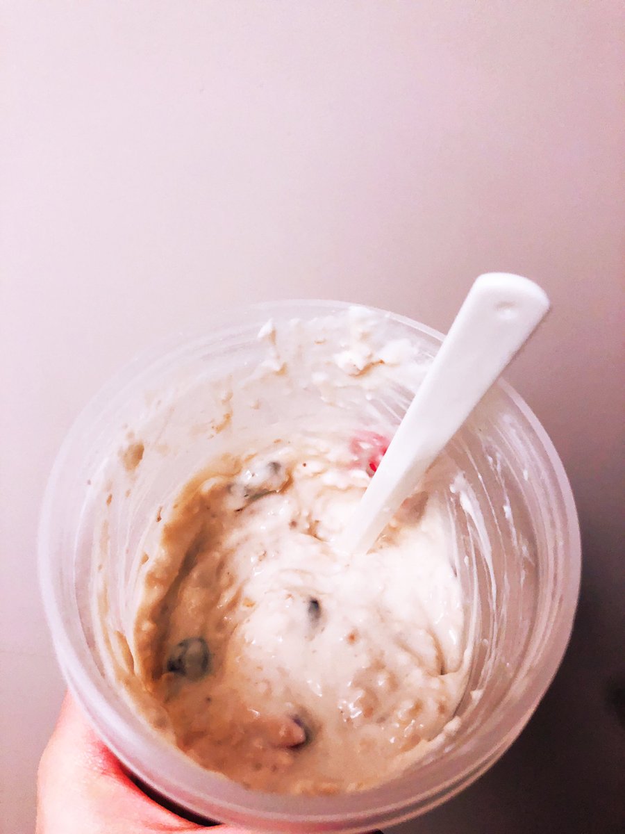 森 彩香 最近はじめたオートミール 無味 少量で満足 栄養価高い 安い プロテイン シェーカーに豆乳ヨーグルトとオートミール 砕いたナッツにときどき果物いれてソイプロテインふりかけて完了 朝昼兼用 とっても時短 飽きないけど 見た目に心は