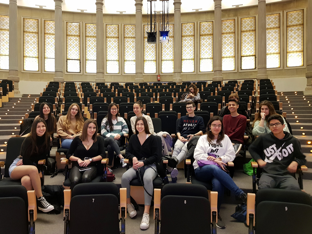 inspalleja's tweet photo. Alumnes de batxillerat participen en la Jornada Unistem Day amb la intenció d'estimular l'interès dels/les joves per la ciència i la investigació científica. @UnistemSpain 

https://t.co/9GmxziRh7u https://t.co/H7i1t6pVDT