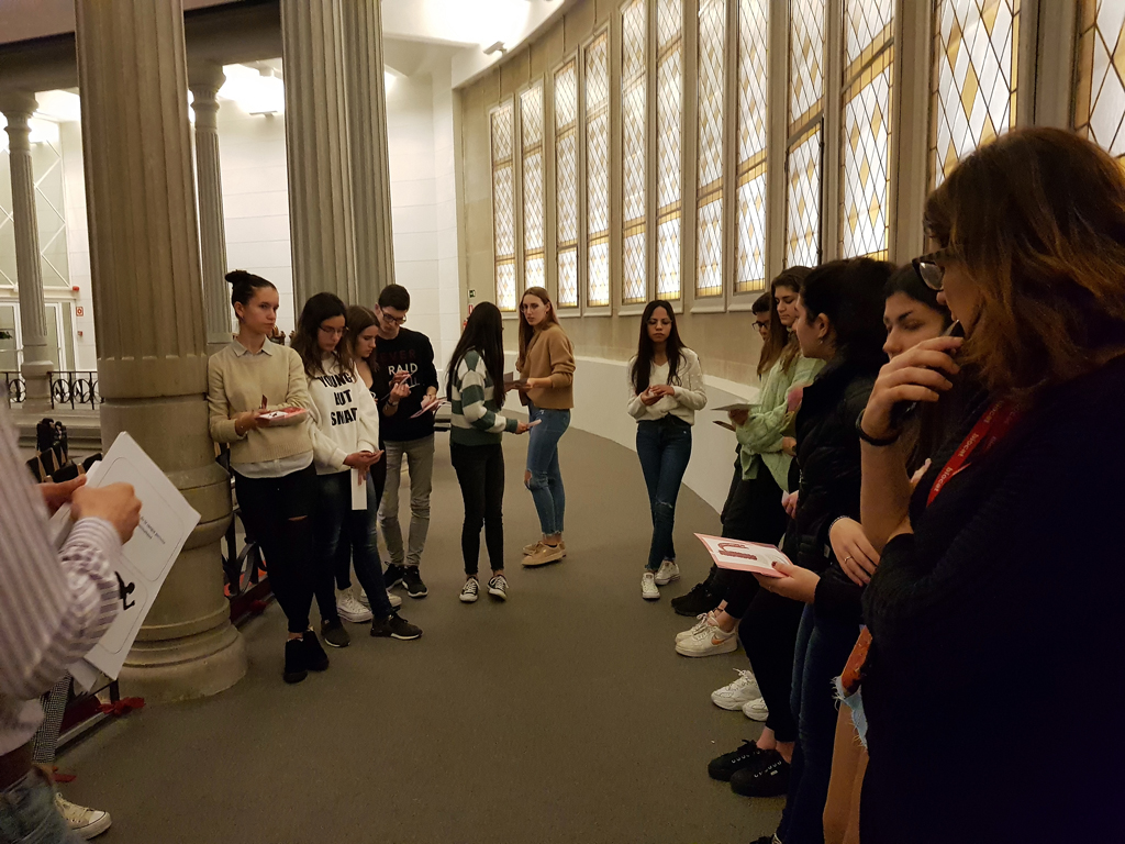 inspalleja's tweet photo. Alumnes de batxillerat participen en la Jornada Unistem Day amb la intenció d'estimular l'interès dels/les joves per la ciència i la investigació científica. @UnistemSpain 

https://t.co/9GmxziRh7u https://t.co/H7i1t6pVDT