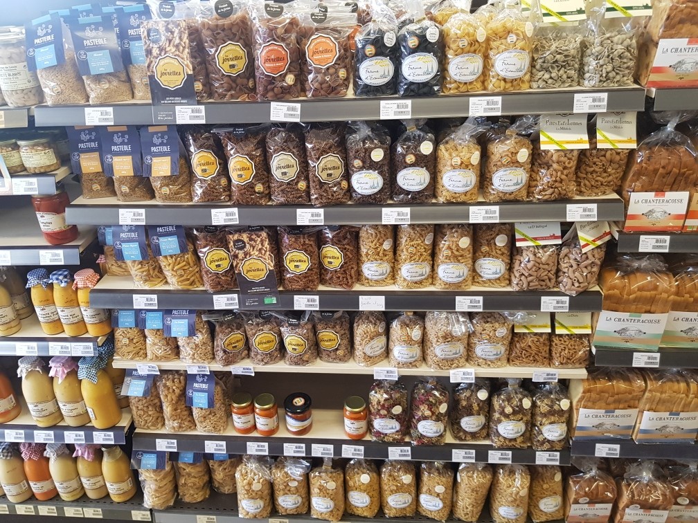 GroupeSCAEL's tweet photo. Du mal à trouver des pâtes ? Nos #producteurs sont là pour vous assurer de ne pas en manquer ! RDV chez Gamm Vert 😃
#ceuxquifontlespates #nosproducteursontdutalent #circuitscourts #mangerlocal #gammvert28 @fermedecuillon @pasteole @lesjoviettes @Gammvert_off https://t.co/cBFDXLEarJ