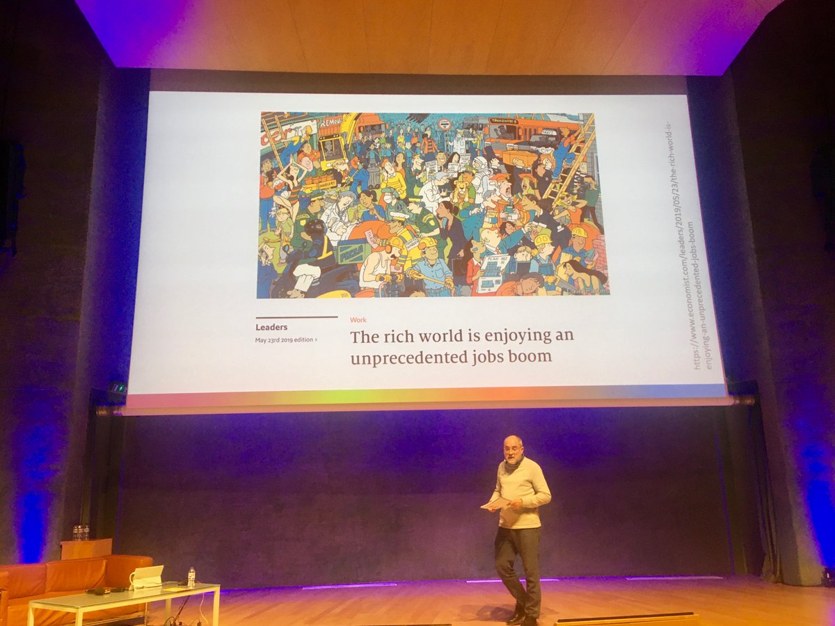 playbrand's tweet photo. El #futur passa per plantejar-se bones preguntes que ens porten a noves formes de generar #idees i models de #negoci 🤔💭. Gran xerrada d'@acornella a #Radical7 "Celebrating Curiosity". @infonomia https://t.co/IK0qAsFqVw