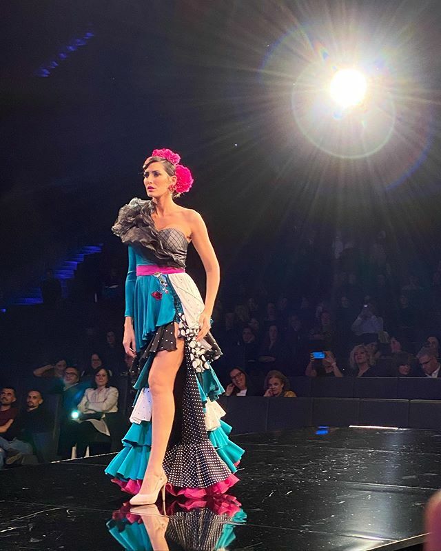 flamenca_power's tweet photo. • Indestructible•
.
@convdevega ⚡️
.
Próximo showroom en Marbella 14-15 Marzo
.

#FlamencaPower #Modaflamenca #estiloandaluz #modadeandalucia #flamencura #modaandaluza #flamencastyle #trajesdeflamenca #vestidosdeflamenca #inspiracionflamenca #tendenciaflamenca #costuraflamen… https://t.co/Sdt6zPeSfS