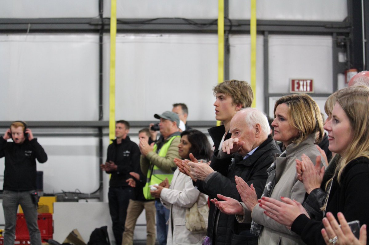 Last week we ended our California trip with a special flight demonstration for friends and family at the Patriots Jet Team hangar. We couldn’t have imagined a better way to end the USA adventure of Silverwing!

#flysilverwing