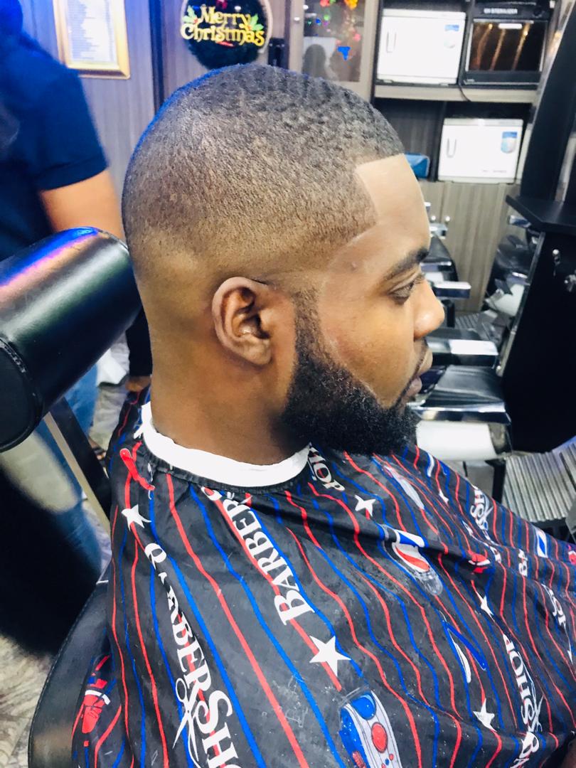 Fashionotesng's tweet photo. Who's in for a haircut?

Hurry now to Fashionotes barbers and spa.

We are available to give you the best haircut ever..

#abuja #abujatwittercommunity #spa https://t.co/Z45m11YVGg