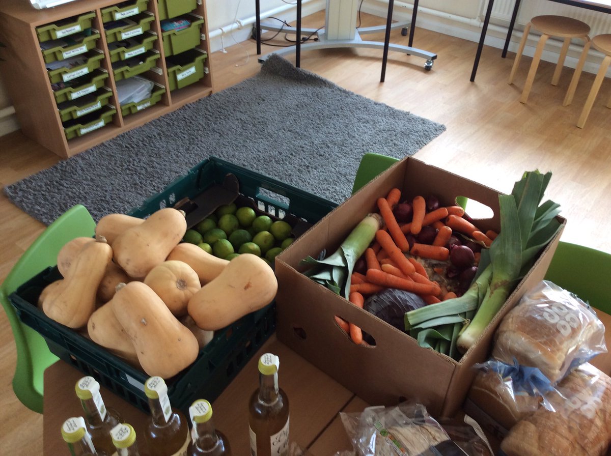 Look at this week’s Fareshare,lots of fresh vegetables this week! Bring a bag and £2 from 2:45pm #fareshare #fightingfoodwaste