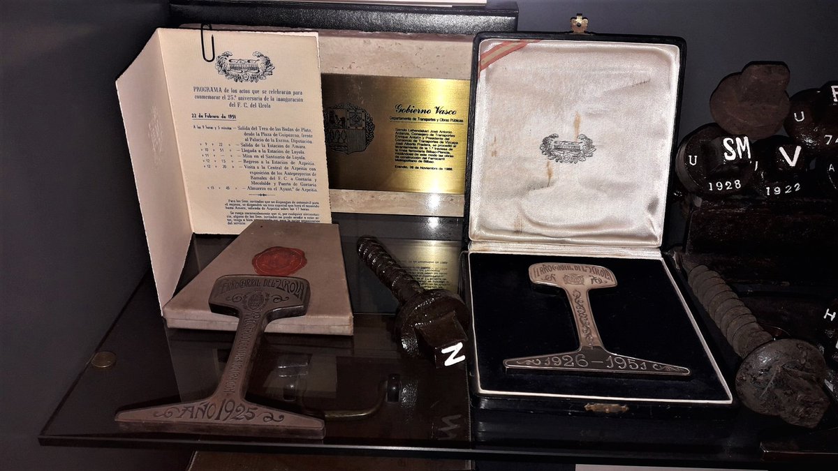 AFCHE2's tweet photo. La 'pieza de la semana' del Museo Vasco del Ferrocarril de Euskotren, que tiene por objeto profundizar en el conocimiento histórico y material de un elemento de este museo, son varios cupones de carriles conmemorativos del antiguo Ferrocarril del Urola. https://t.co/8mYOdR050o