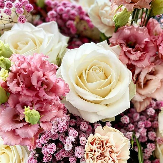 Definition of WOW! ❤️🧚 Factory by <a href="/rutgermflowers/">Rutger M. Flowers</a> 🌺
.
.
.
#meijerroses #flowers #sweetavalanche #flowerstagram #flowerpower #weddings #march #weddinginspiration #flowerslover #weddingflowers #weddingideas #flowermagic #design #luxurywedding #weddings… ift.tt/39K56t6
