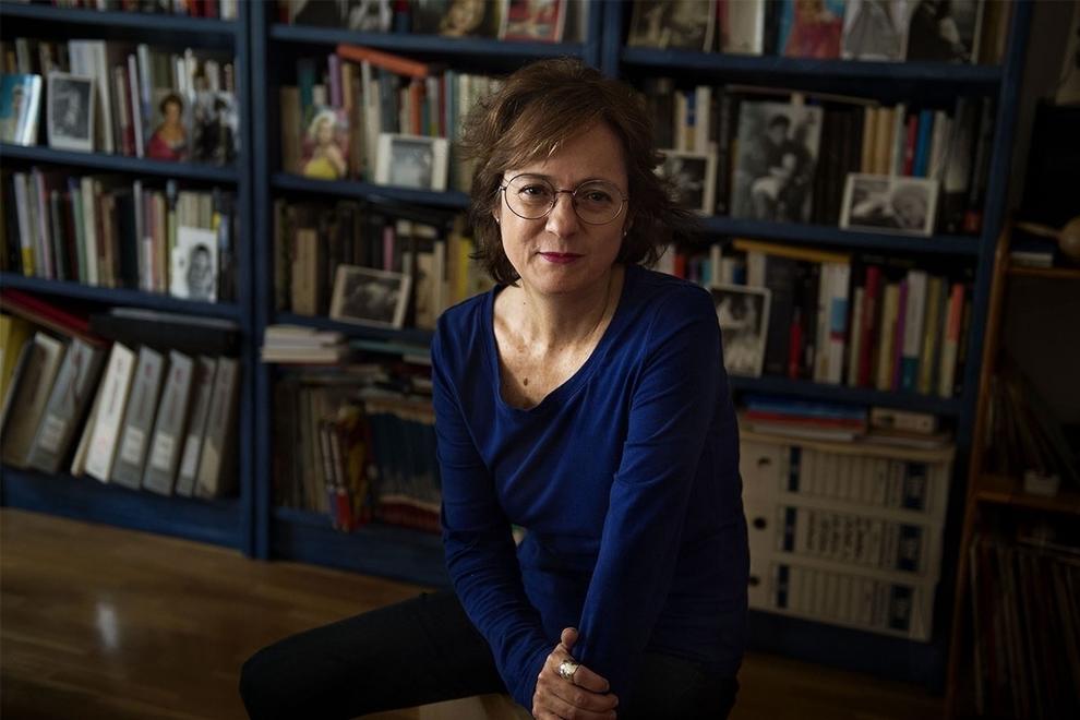 getafenegro's tweet photo. #MartaSanz lanza "pequeñas mujeres rojas" (@AnagramaEditor), el cierre de la trilogía negra de #ArturoZarco, tras "Black, black, black" y "Un buen detective no se casa jamás". No te pierdas la entrevista de @_infoLibre a la escritora, que estuvo con nosotros en #GN19 #novelanegra https://t.co/SyEvPHprLs
